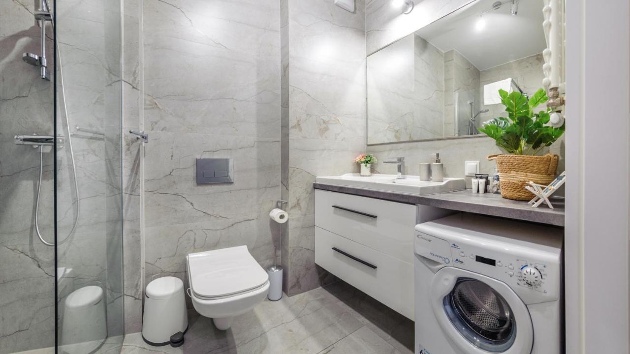 Apartament Blekitna Laguna Z Basenem - Ul Kasprowicza 20A - Holiday City 코워브제크 외부 사진