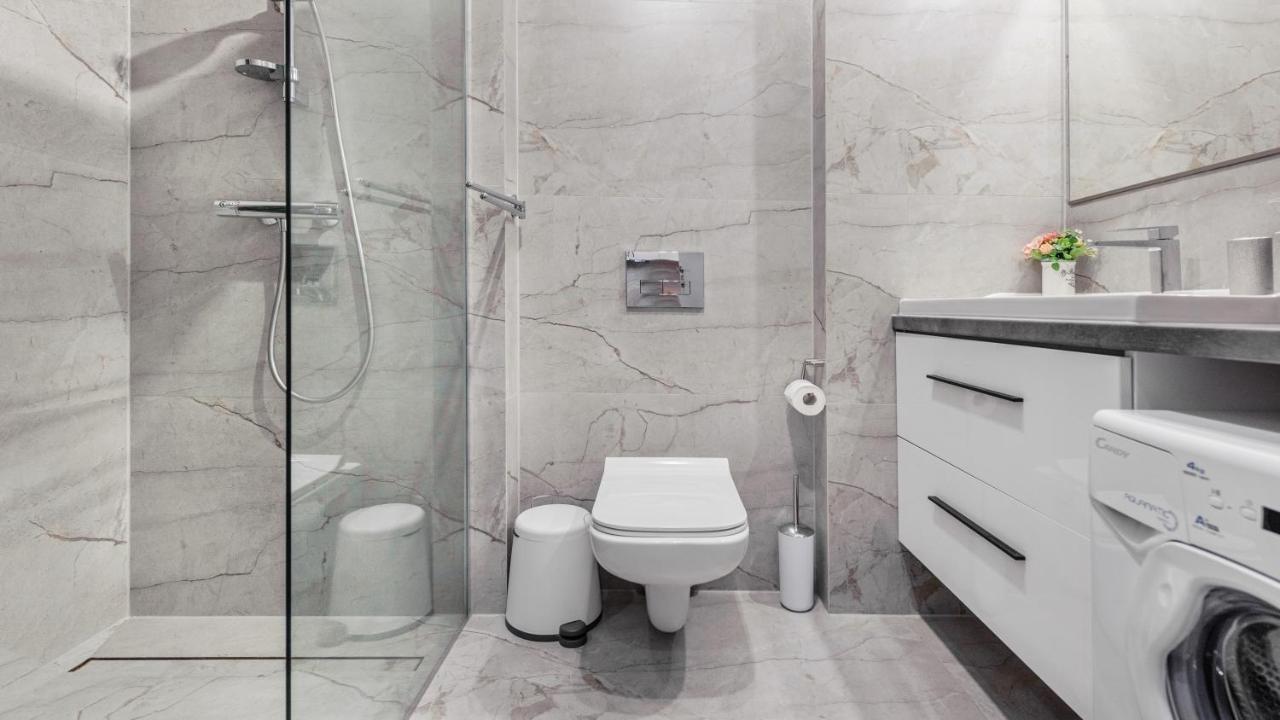 Apartament Blekitna Laguna Z Basenem - Ul Kasprowicza 20A - Holiday City 코워브제크 외부 사진