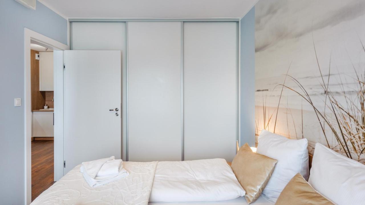 Apartament Blekitna Laguna Z Basenem - Ul Kasprowicza 20A - Holiday City 코워브제크 외부 사진